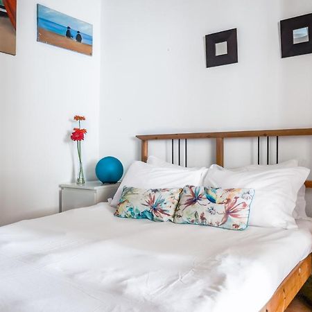 City Center Apt In Lively Bairro Alto! Lisbon Bagian luar foto