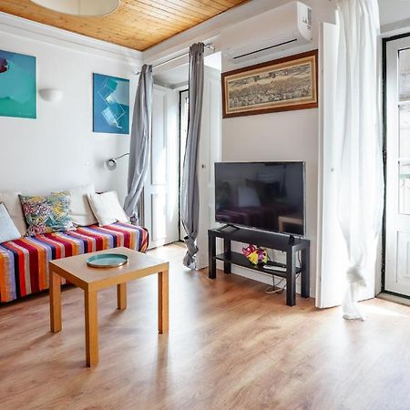 City Center Apt In Lively Bairro Alto! Lisbon Bagian luar foto