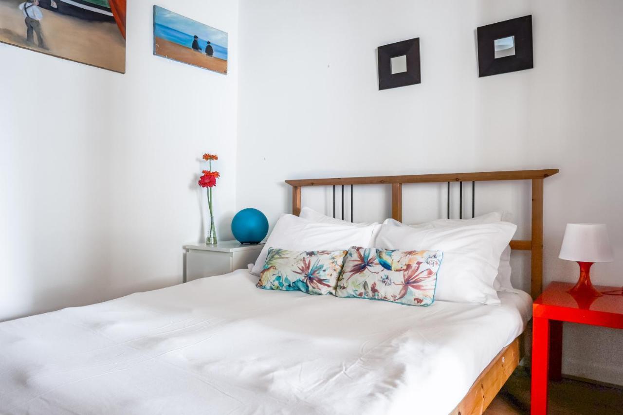 City Center Apt In Lively Bairro Alto! Lisbon Bagian luar foto