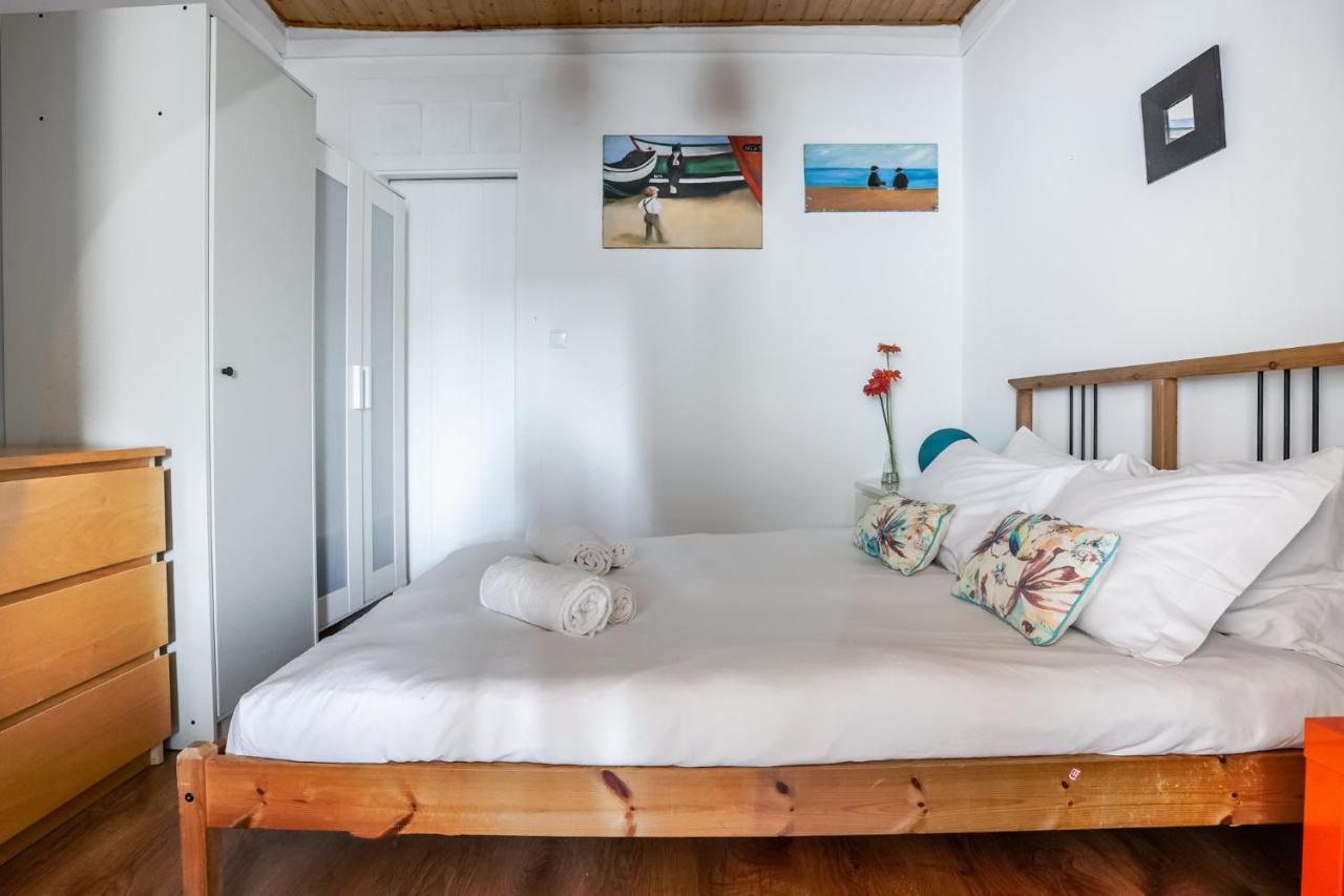 City Center Apt In Lively Bairro Alto! Lisbon Bagian luar foto