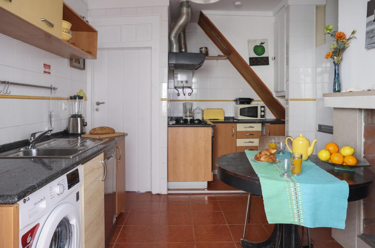 City Center Apt In Lively Bairro Alto! Lisbon Bagian luar foto