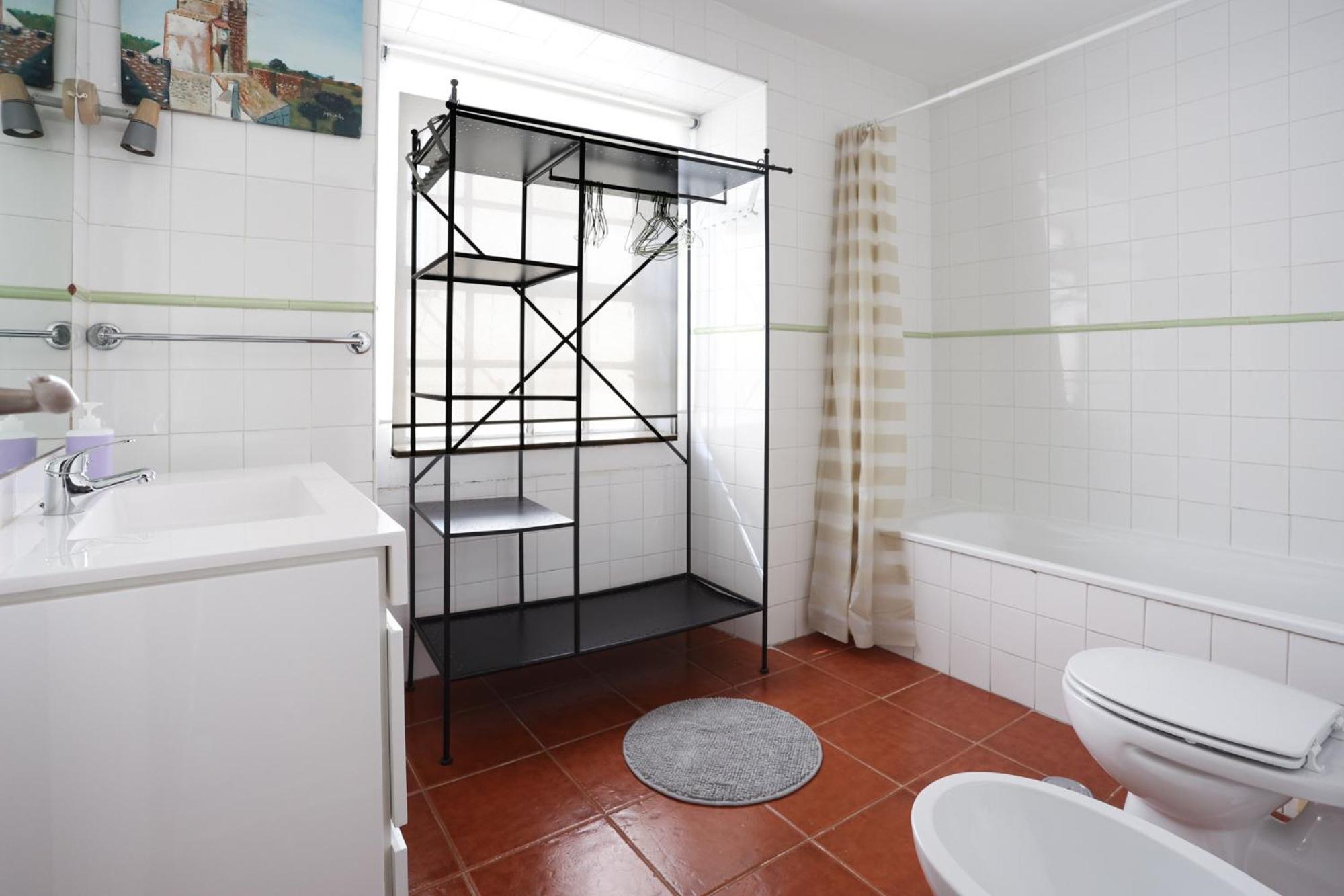 City Center Apt In Lively Bairro Alto! Lisbon Bagian luar foto